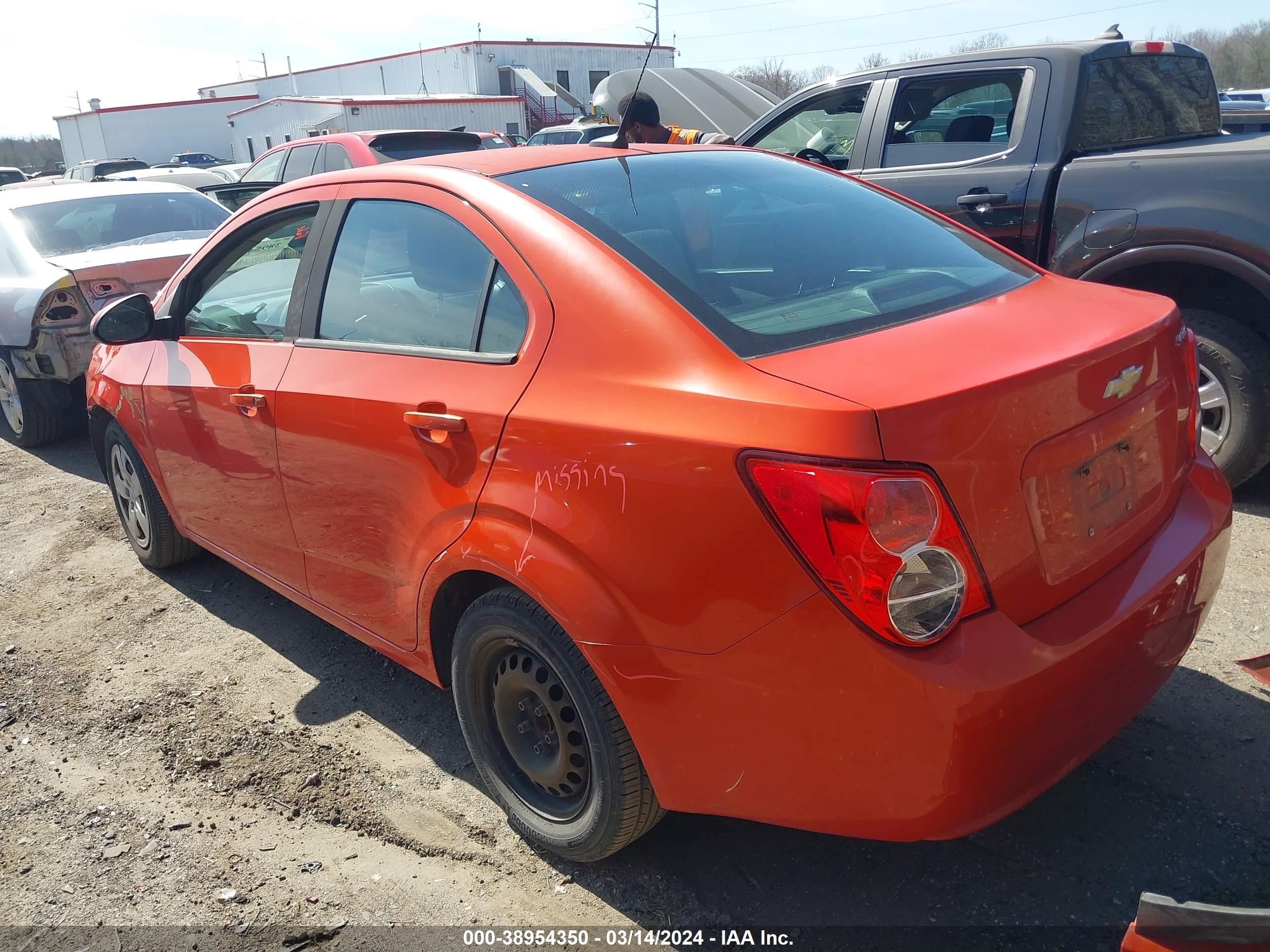 Photo 2 VIN: 1G1JA5SH9D4138547 - CHEVROLET SONIC 