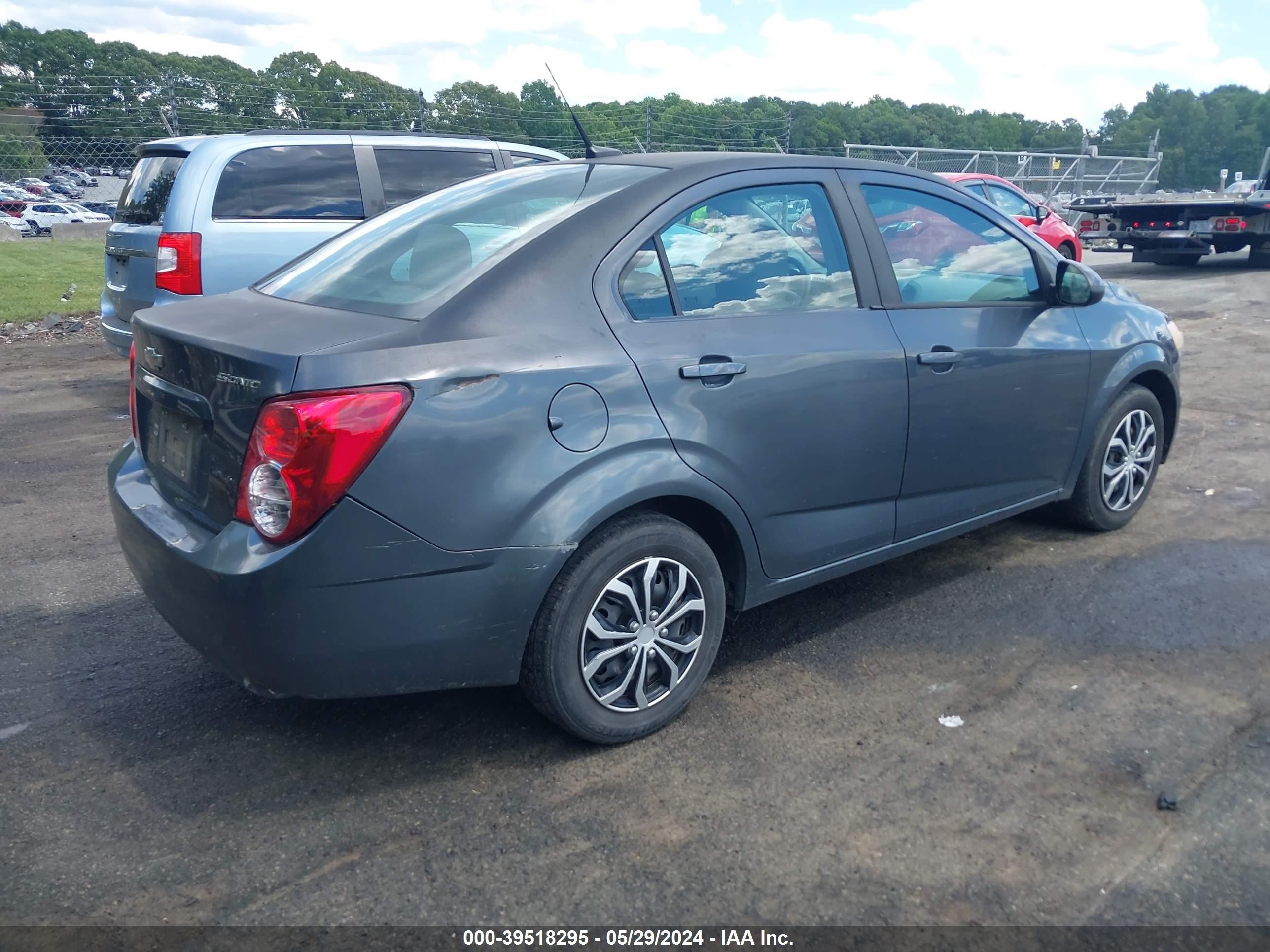 Photo 3 VIN: 1G1JA5SH9D4192754 - CHEVROLET SONIC 