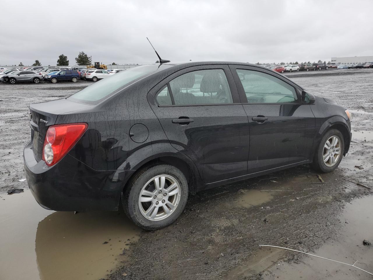 Photo 2 VIN: 1G1JA5SHXC4200407 - CHEVROLET SONIC 