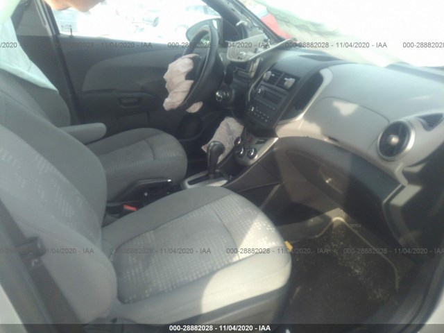 Photo 4 VIN: 1G1JA5SHXF4149625 - CHEVROLET SONIC 