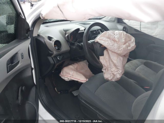 Photo 4 VIN: 1G1JA5SHXG4179872 - CHEVROLET SONIC 