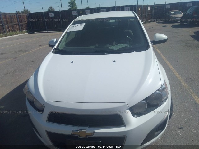 Photo 5 VIN: 1G1JA6SG1F4220935 - CHEVROLET SONIC 