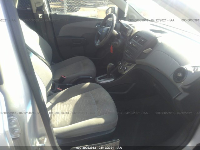 Photo 4 VIN: 1G1JA6SG2D4158166 - CHEVROLET SONIC 