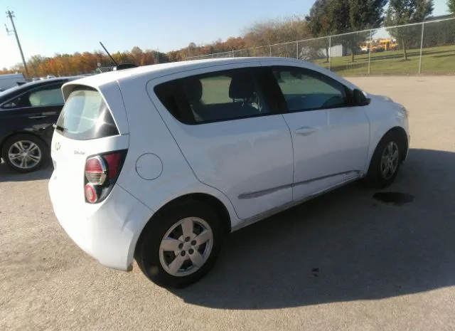 Photo 3 VIN: 1G1JA6SH0G4175206 - CHEVROLET SONIC 