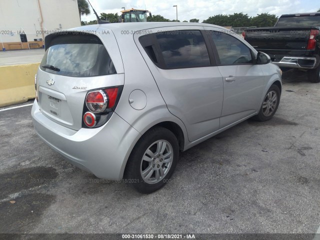 Photo 3 VIN: 1G1JA6SH1C4151796 - CHEVROLET SONIC 