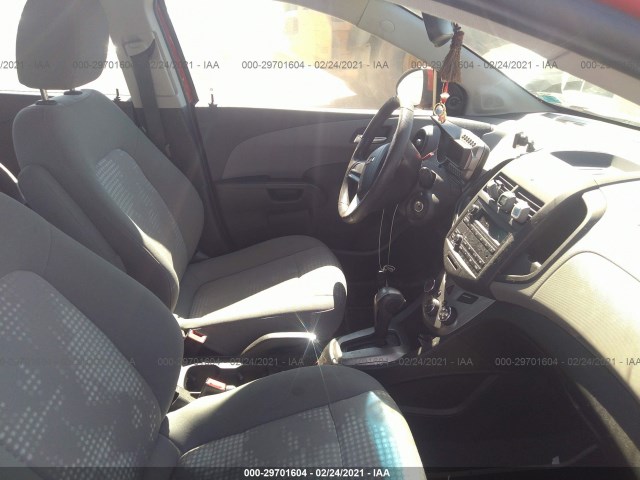 Photo 4 VIN: 1G1JA6SH2C4232497 - CHEVROLET SONIC 