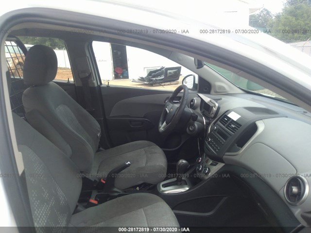 Photo 4 VIN: 1G1JA6SH2E4183742 - CHEVROLET SONIC 