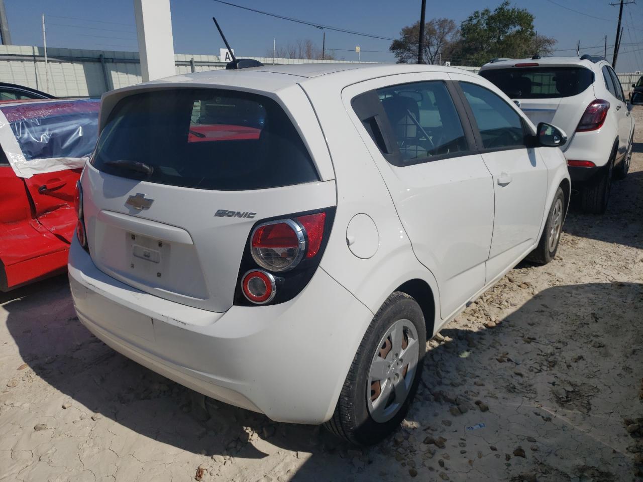 Photo 2 VIN: 1G1JA6SH3G4155922 - CHEVROLET SONIC 