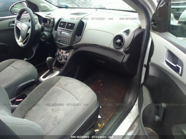 Photo 4 VIN: 1G1JA6SH5C4104142 - CHEVROLET SONIC 