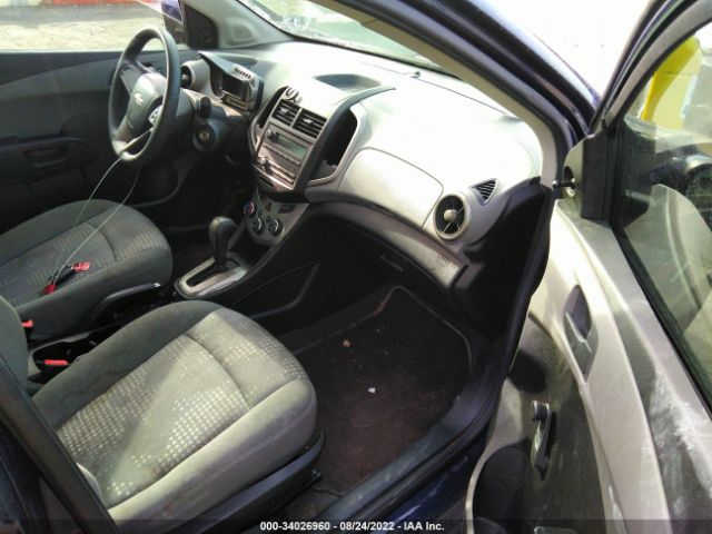 Photo 4 VIN: 1G1JA6SH5F4159887 - CHEVROLET SONIC 