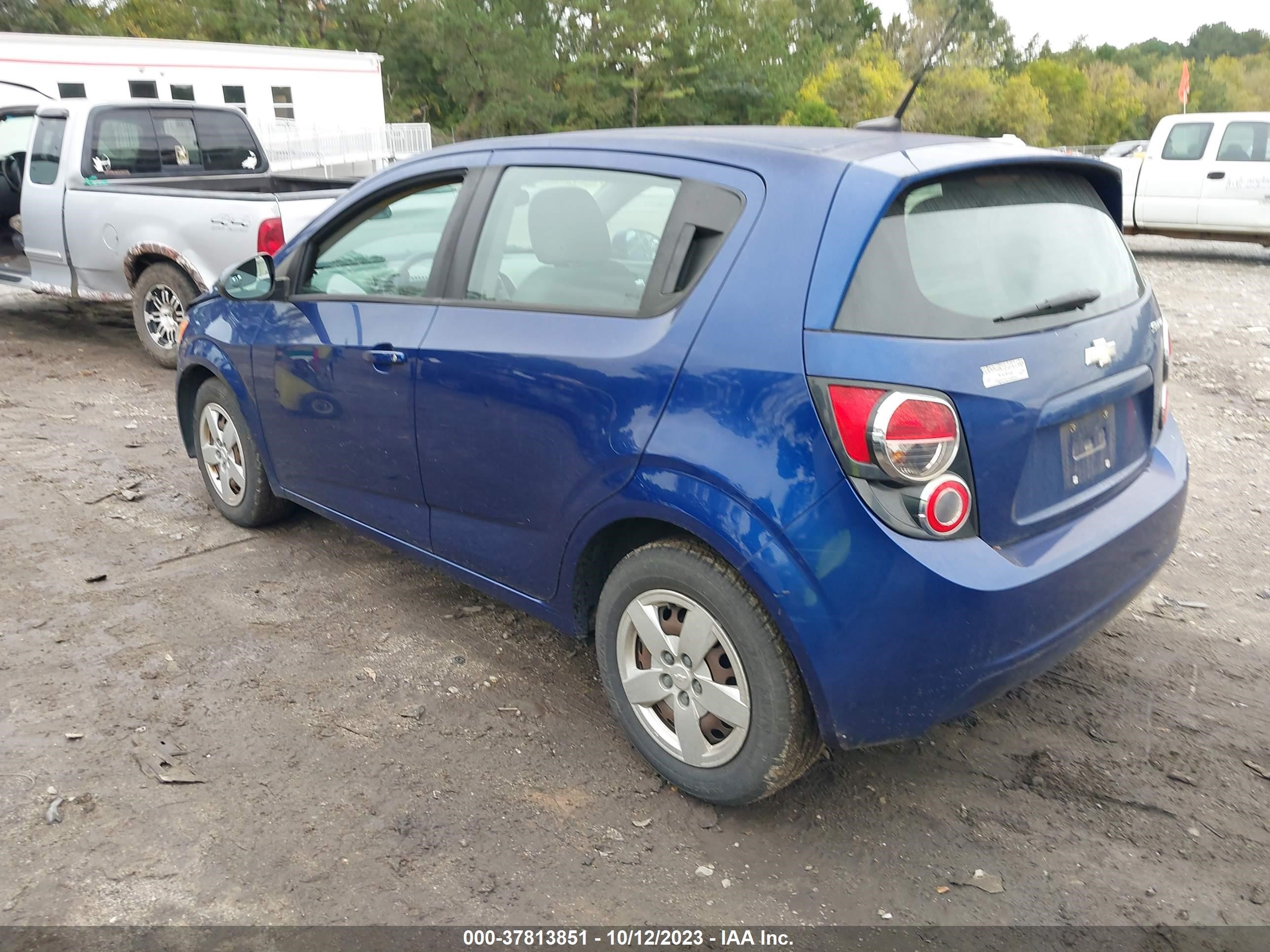 Photo 2 VIN: 1G1JA6SHXE4188283 - CHEVROLET SONIC 