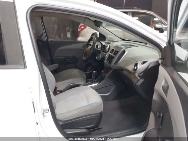 Photo 4 VIN: 1G1JA6SHXF4131521 - CHEVROLET SONIC 