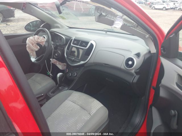 Photo 4 VIN: 1G1JB5SB4K4107731 - CHEVROLET SONIC 