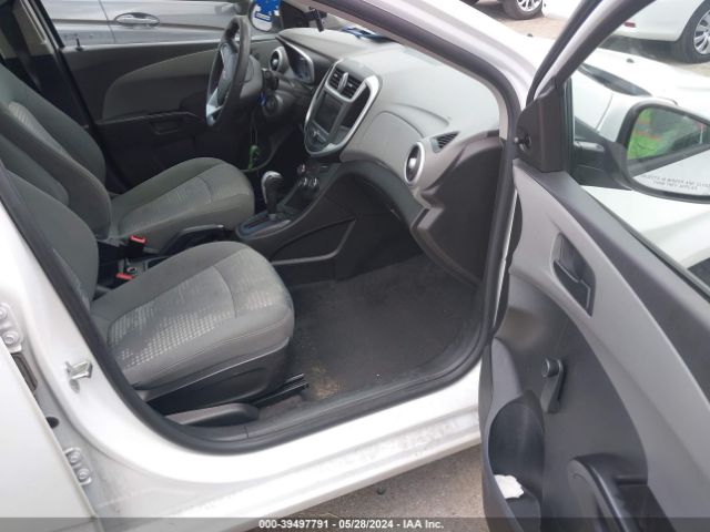 Photo 4 VIN: 1G1JB5SB9L4100839 - CHEVROLET SONIC 