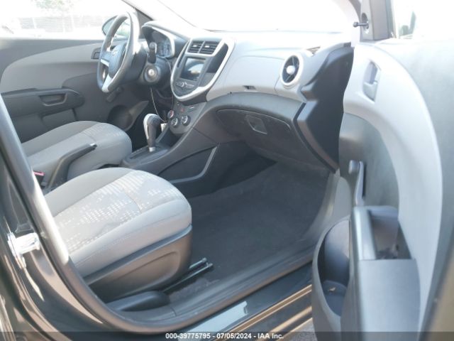 Photo 4 VIN: 1G1JB5SG1J4115571 - CHEVROLET SONIC 