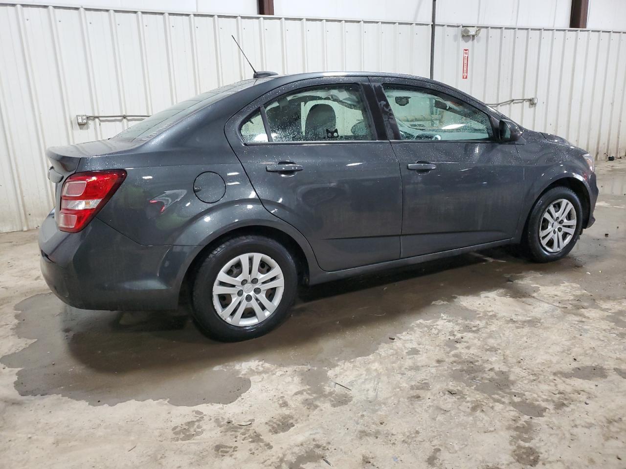 Photo 2 VIN: 1G1JB5SG7H4156149 - CHEVROLET SONIC 