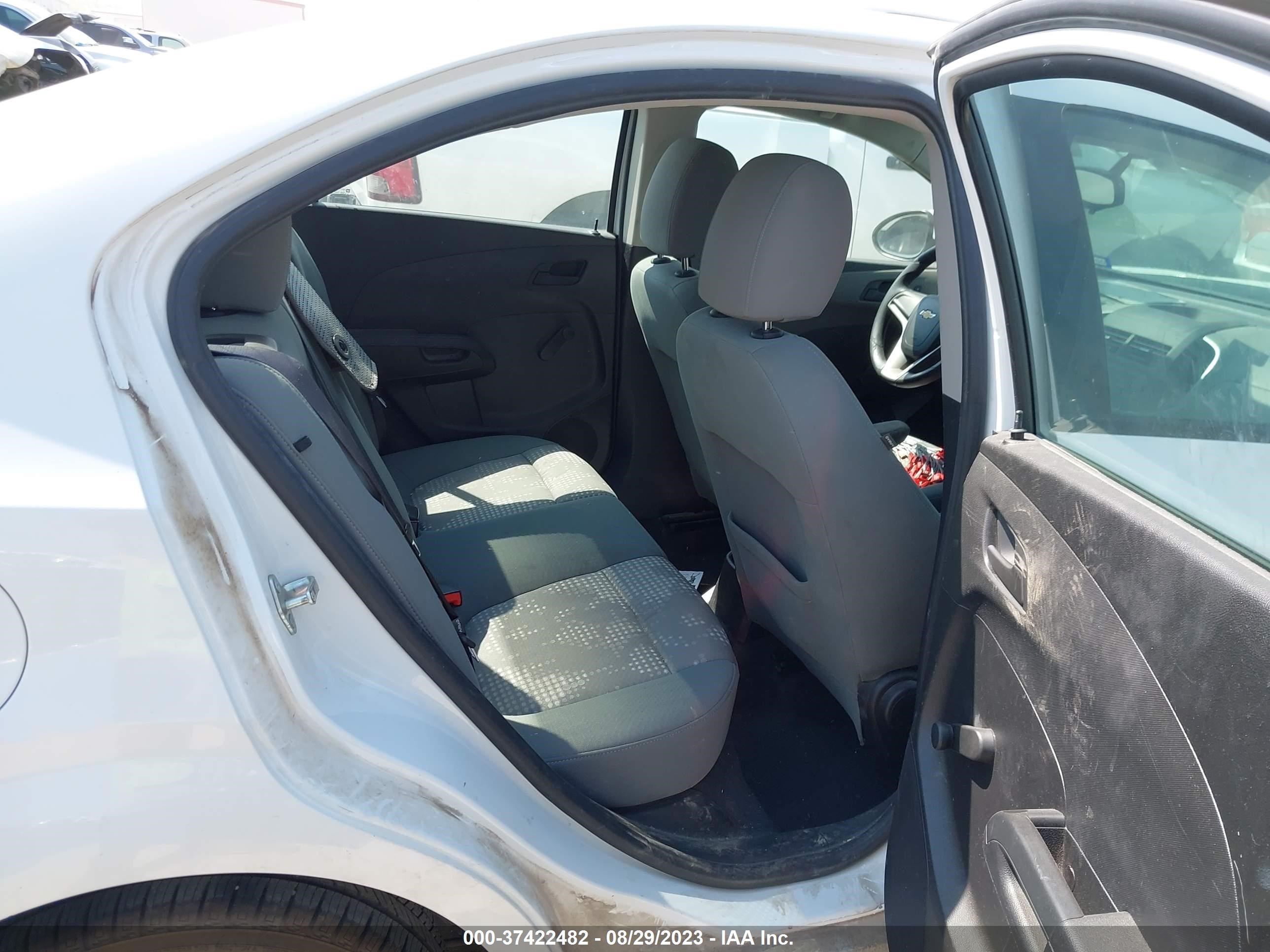 Photo 7 VIN: 1G1JB5SH2F4137353 - CHEVROLET SONIC 