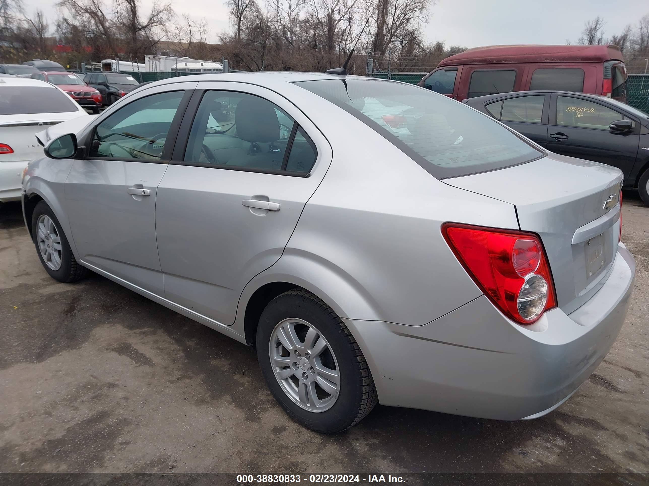 Photo 2 VIN: 1G1JB5SH3C4171541 - CHEVROLET SONIC 