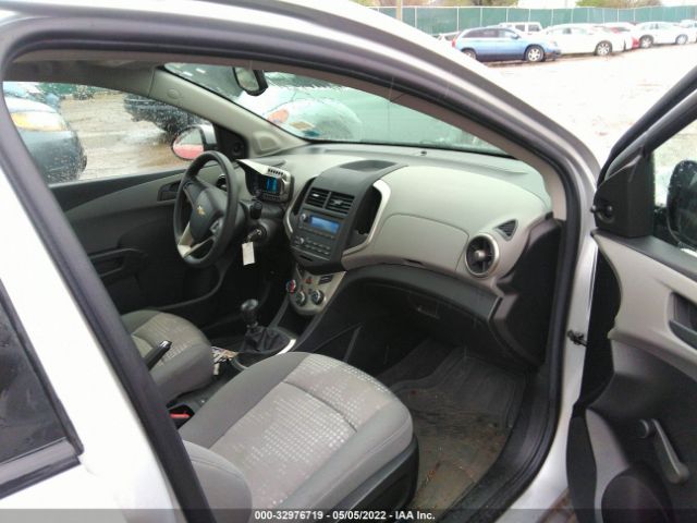 Photo 4 VIN: 1G1JB5SH6F4169481 - CHEVROLET SONIC 