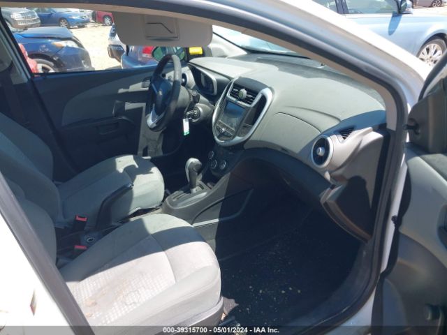 Photo 4 VIN: 1G1JB5SH8H4165452 - CHEVROLET SONIC 