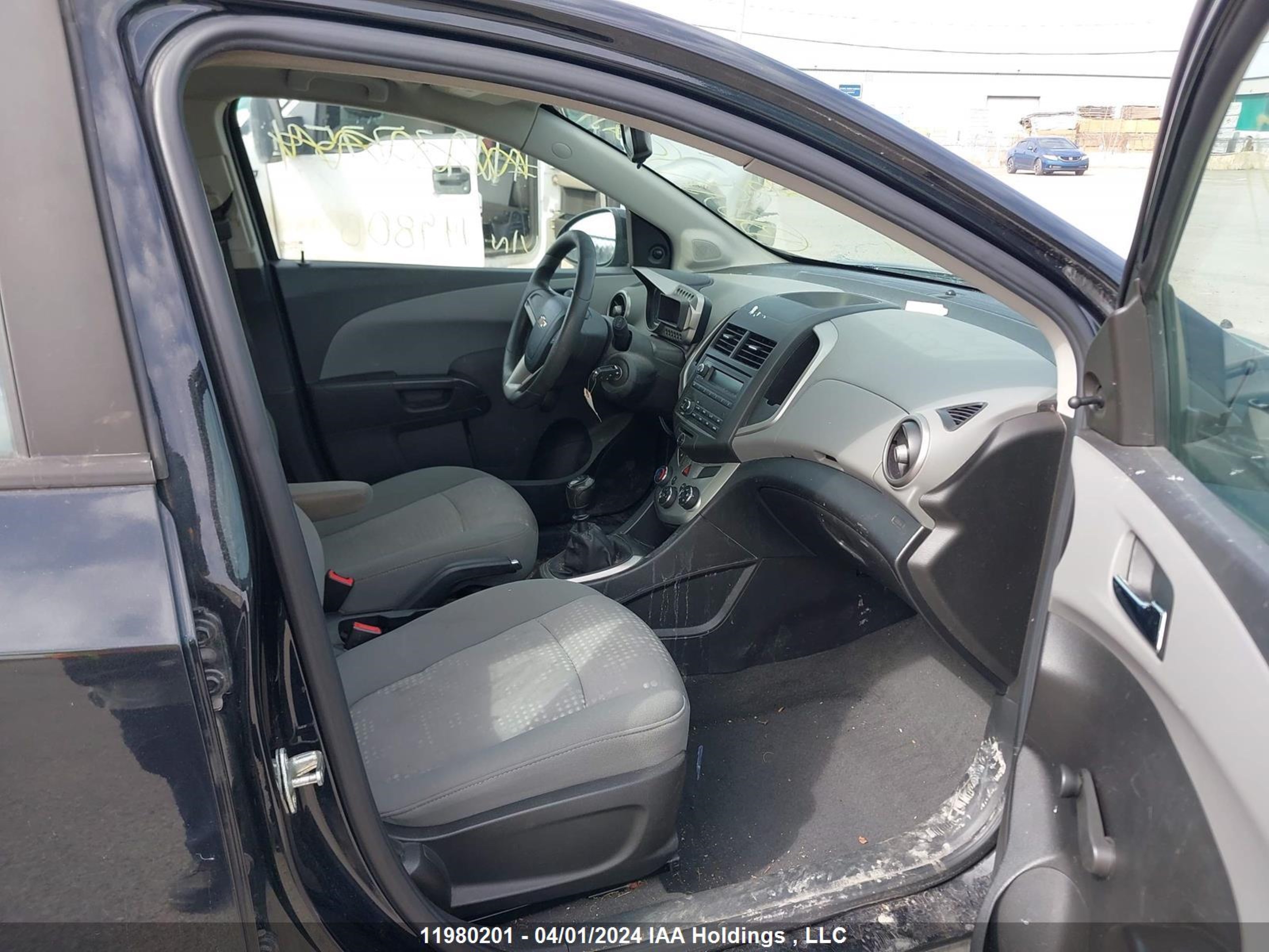 Photo 4 VIN: 1G1JB6EH6E4149800 - CHEVROLET SONIC 