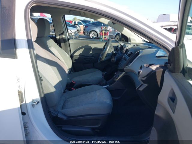 Photo 4 VIN: 1G1JB6SG7G4157578 - CHEVROLET SONIC 