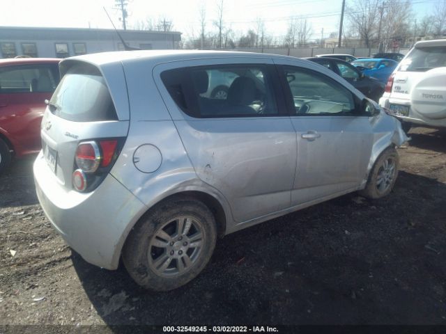 Photo 3 VIN: 1G1JB6SH1C4145915 - CHEVROLET SONIC 