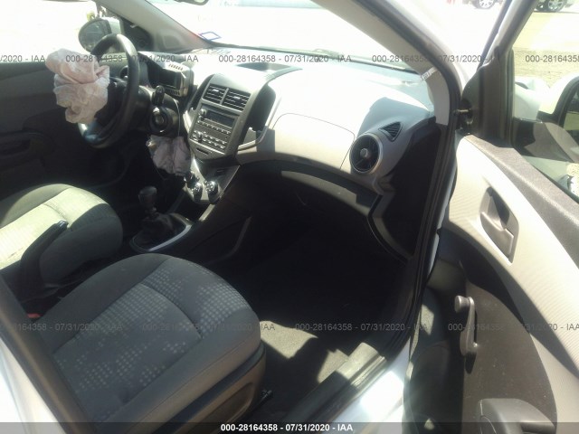 Photo 4 VIN: 1G1JB6SH2F4206158 - CHEVROLET SONIC 