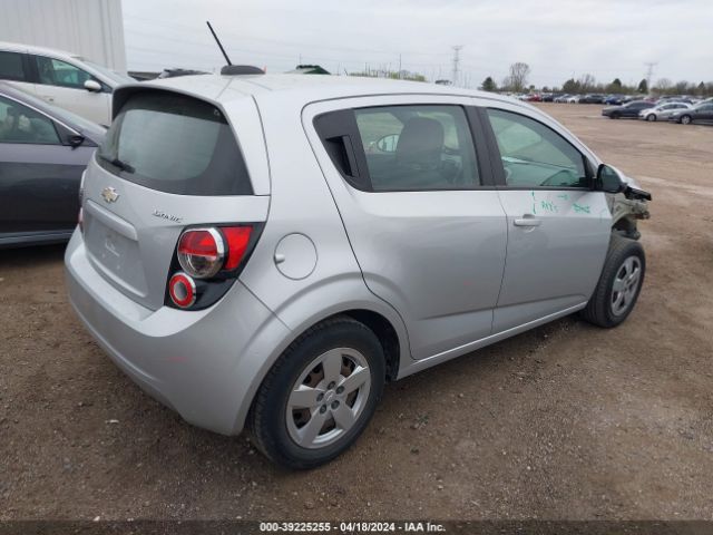 Photo 3 VIN: 1G1JB6SH8F4206553 - CHEVROLET SONIC 