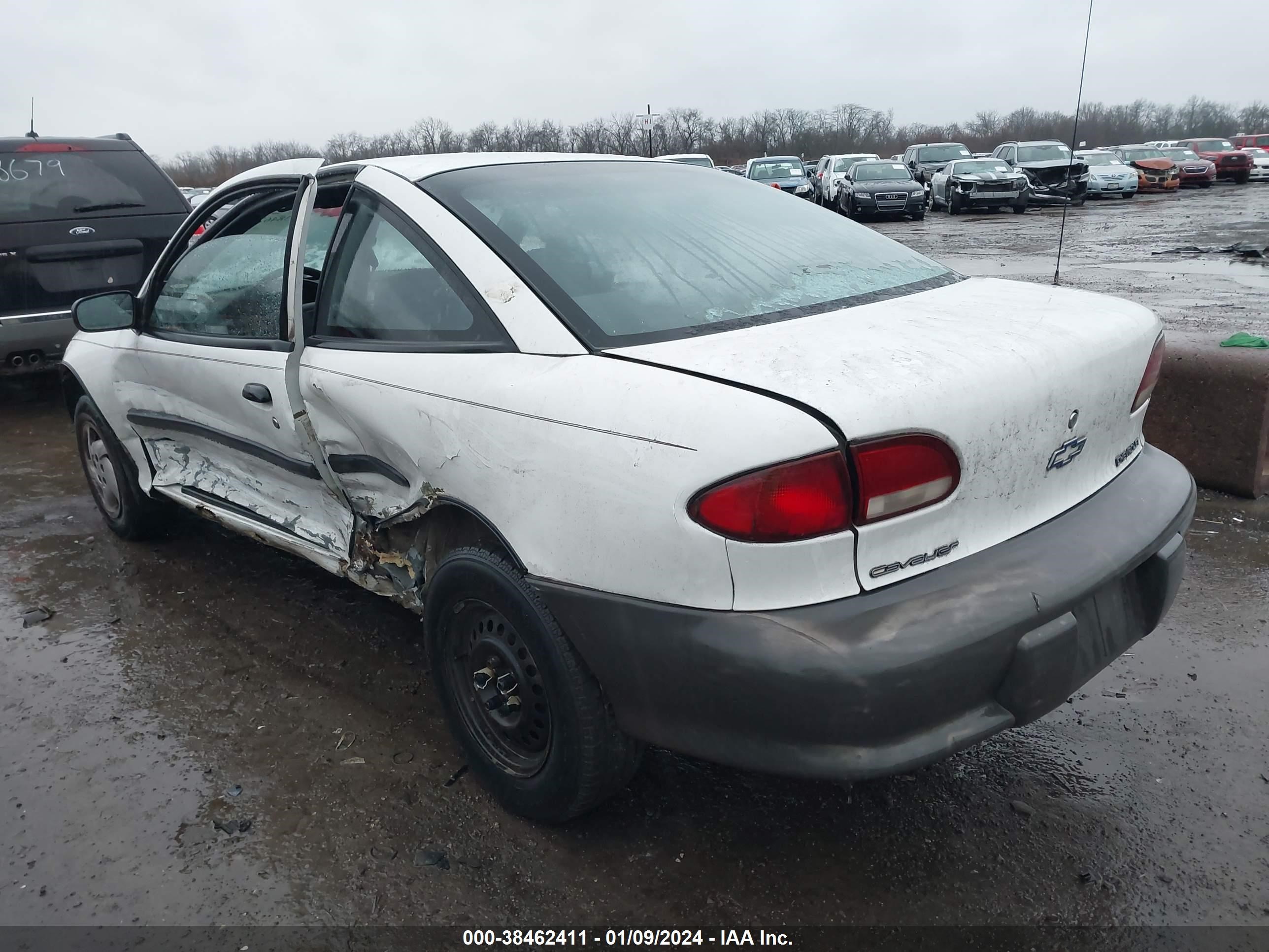 Photo 2 VIN: 1G1JC124XV7181634 - CHEVROLET CAVALIER 