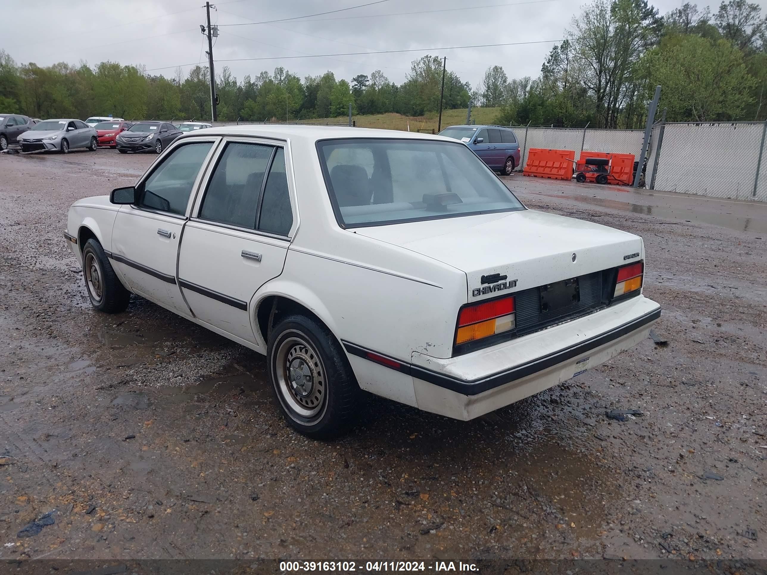 Photo 2 VIN: 1G1JC5114HK121588 - CHEVROLET CAVALIER 