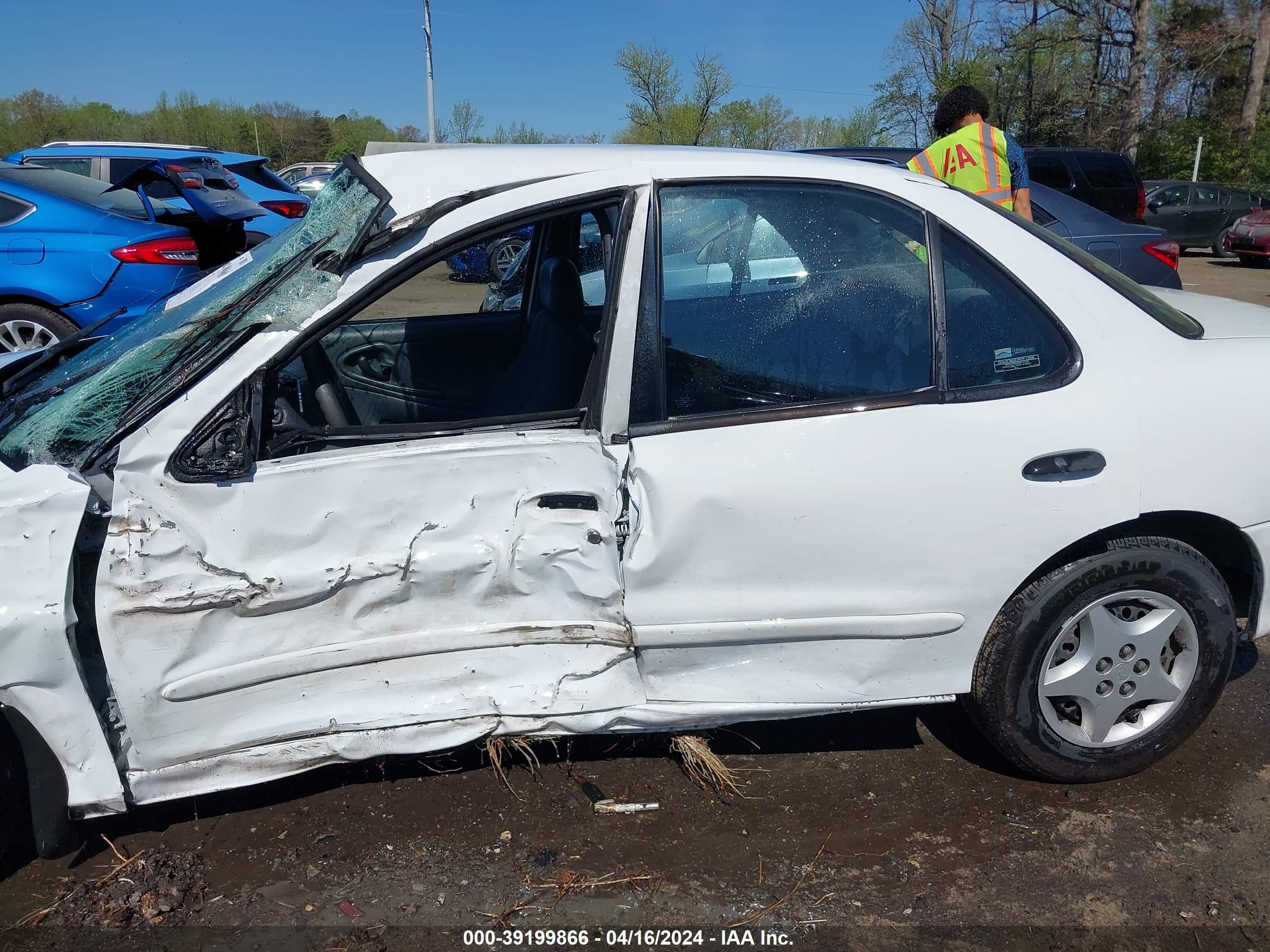 Photo 13 VIN: 1G1JC524027389069 - CHEVROLET CAVALIER 