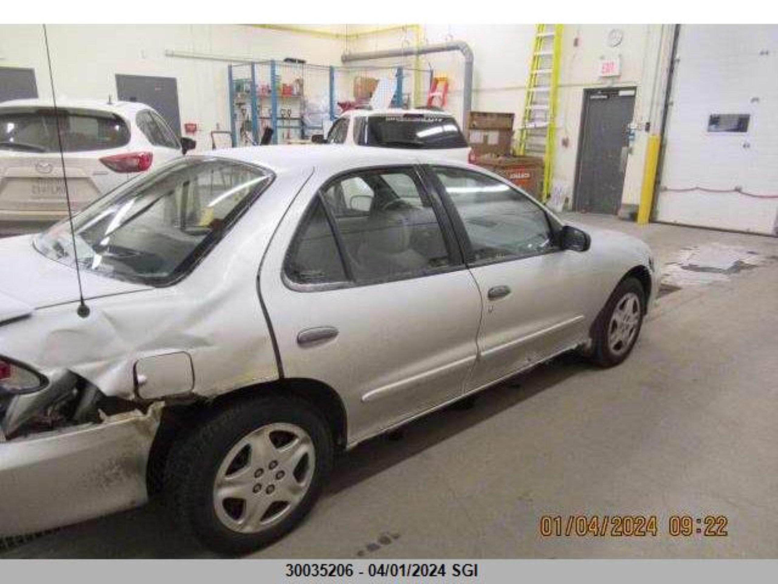 Photo 4 VIN: 1G1JC524727337177 - CHEVROLET CAVALIER 