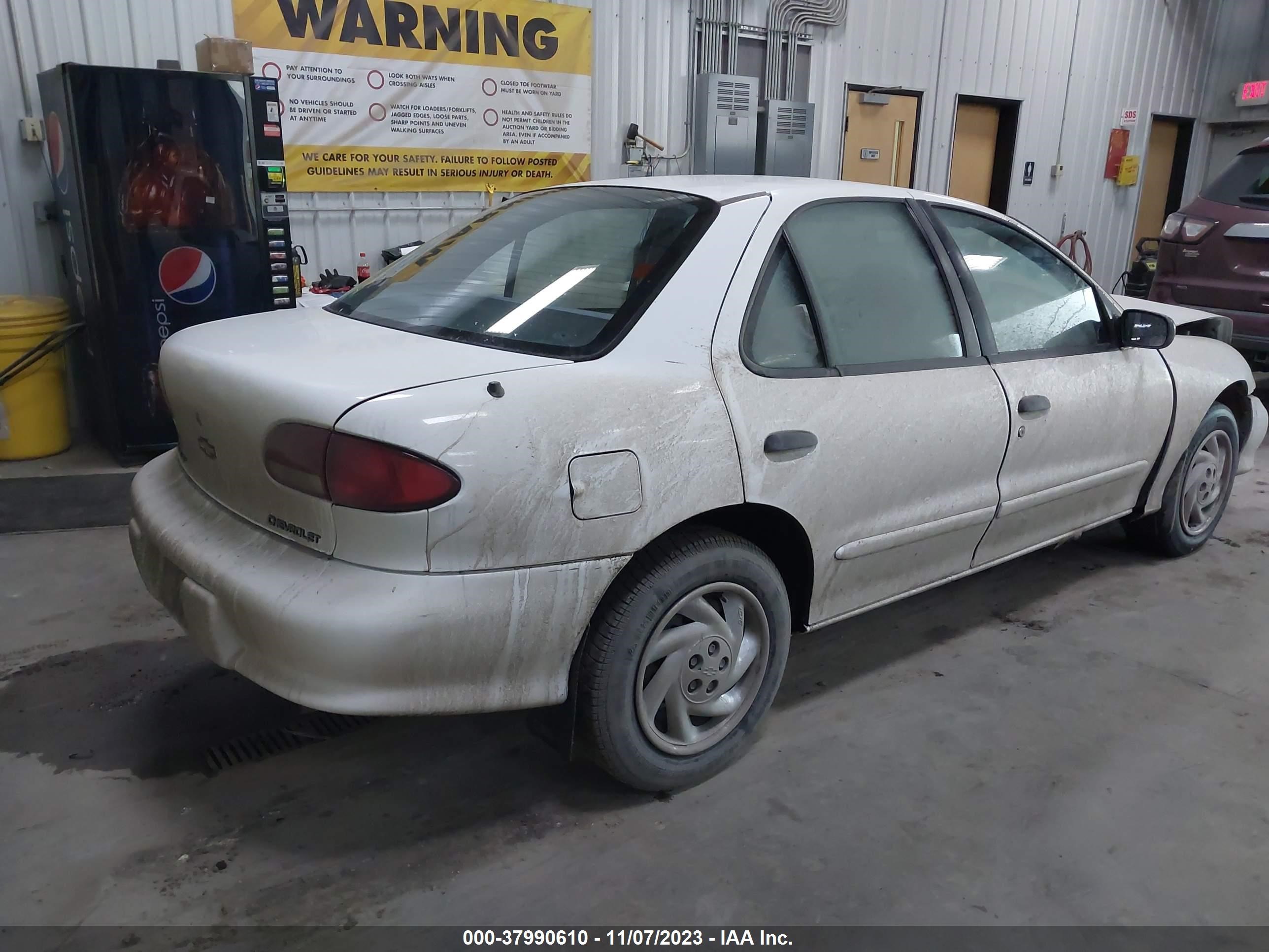 Photo 3 VIN: 1G1JC5247W7335175 - CHEVROLET CAVALIER 