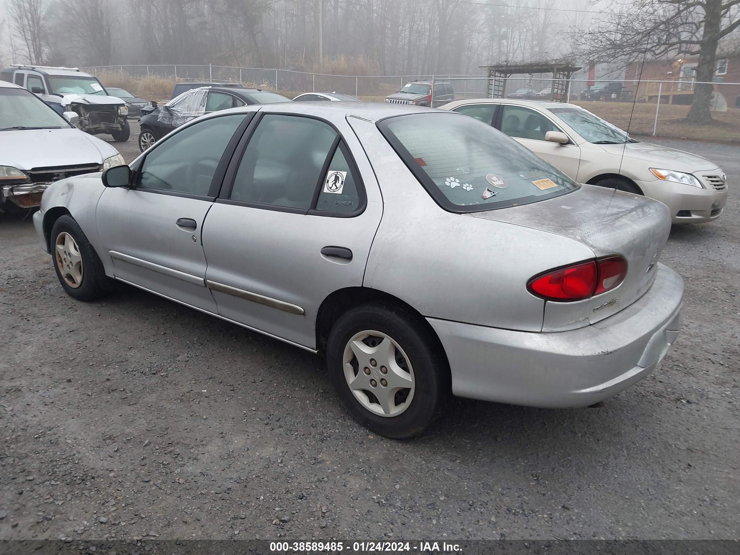 Photo 2 VIN: 1G1JC524X17352335 - CHEVROLET CAVALIER 