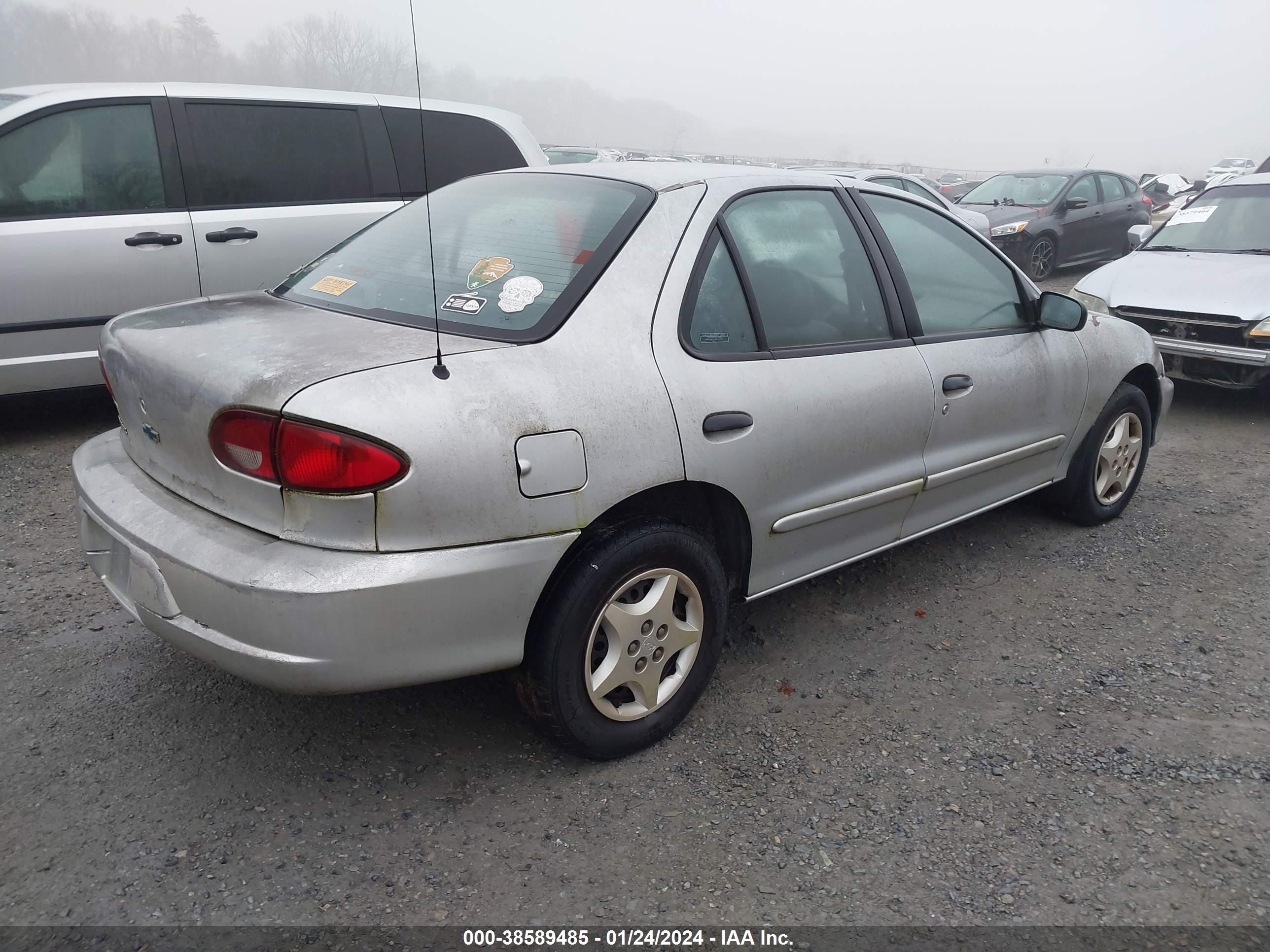 Photo 3 VIN: 1G1JC524X17352335 - CHEVROLET CAVALIER 