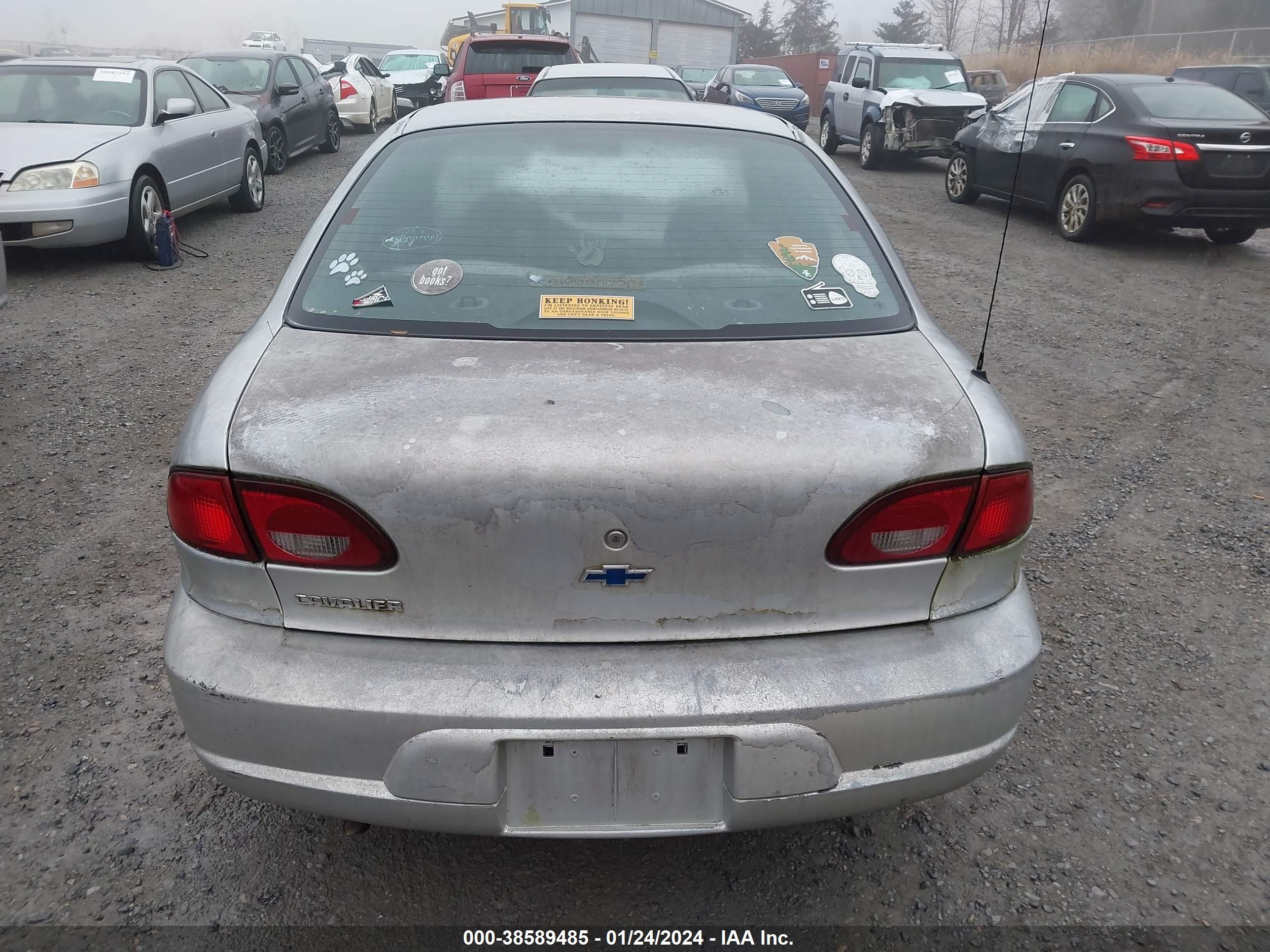 Photo 5 VIN: 1G1JC524X17352335 - CHEVROLET CAVALIER 