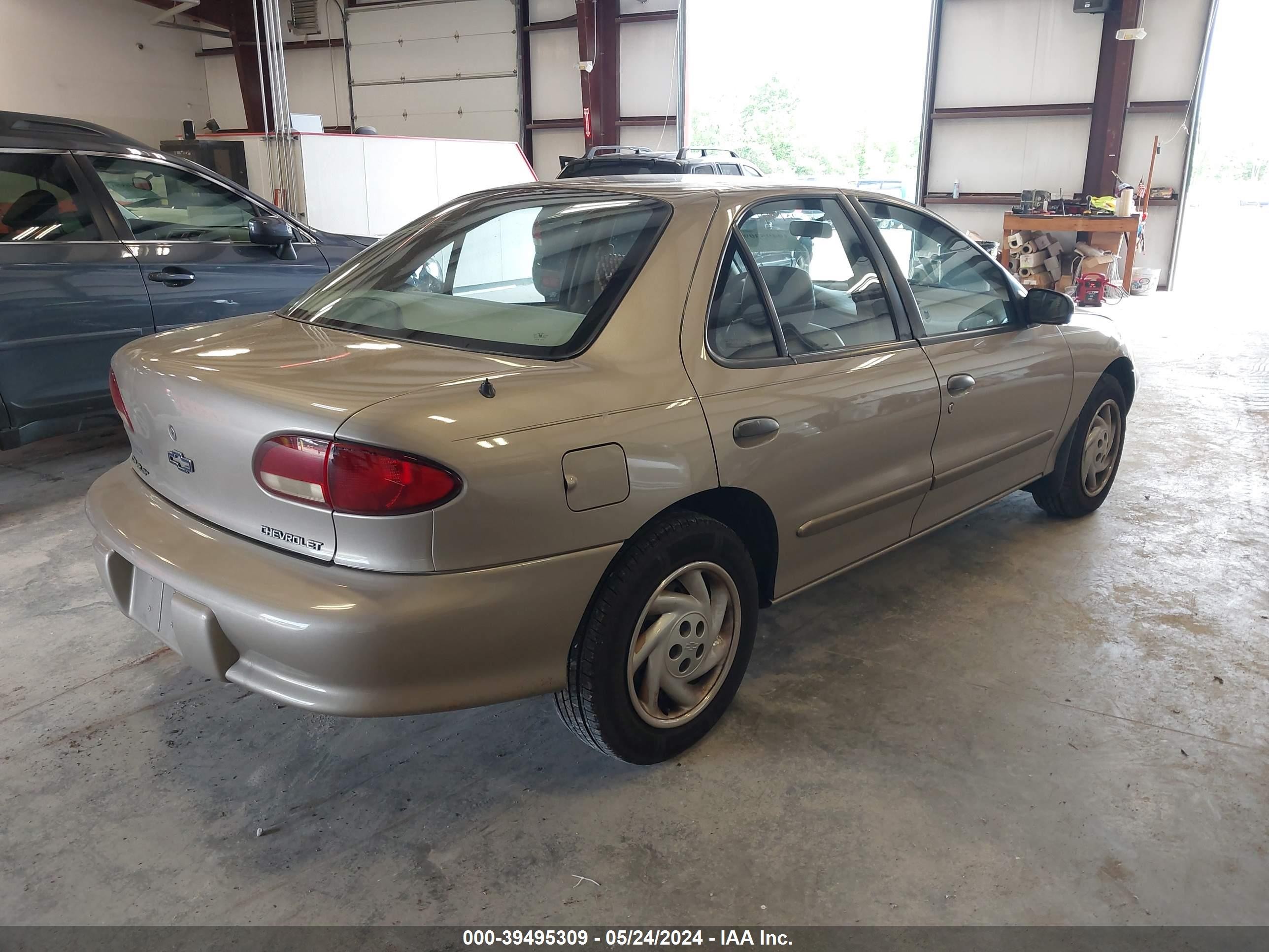 Photo 3 VIN: 1G1JC524XV7234193 - CHEVROLET CAVALIER 