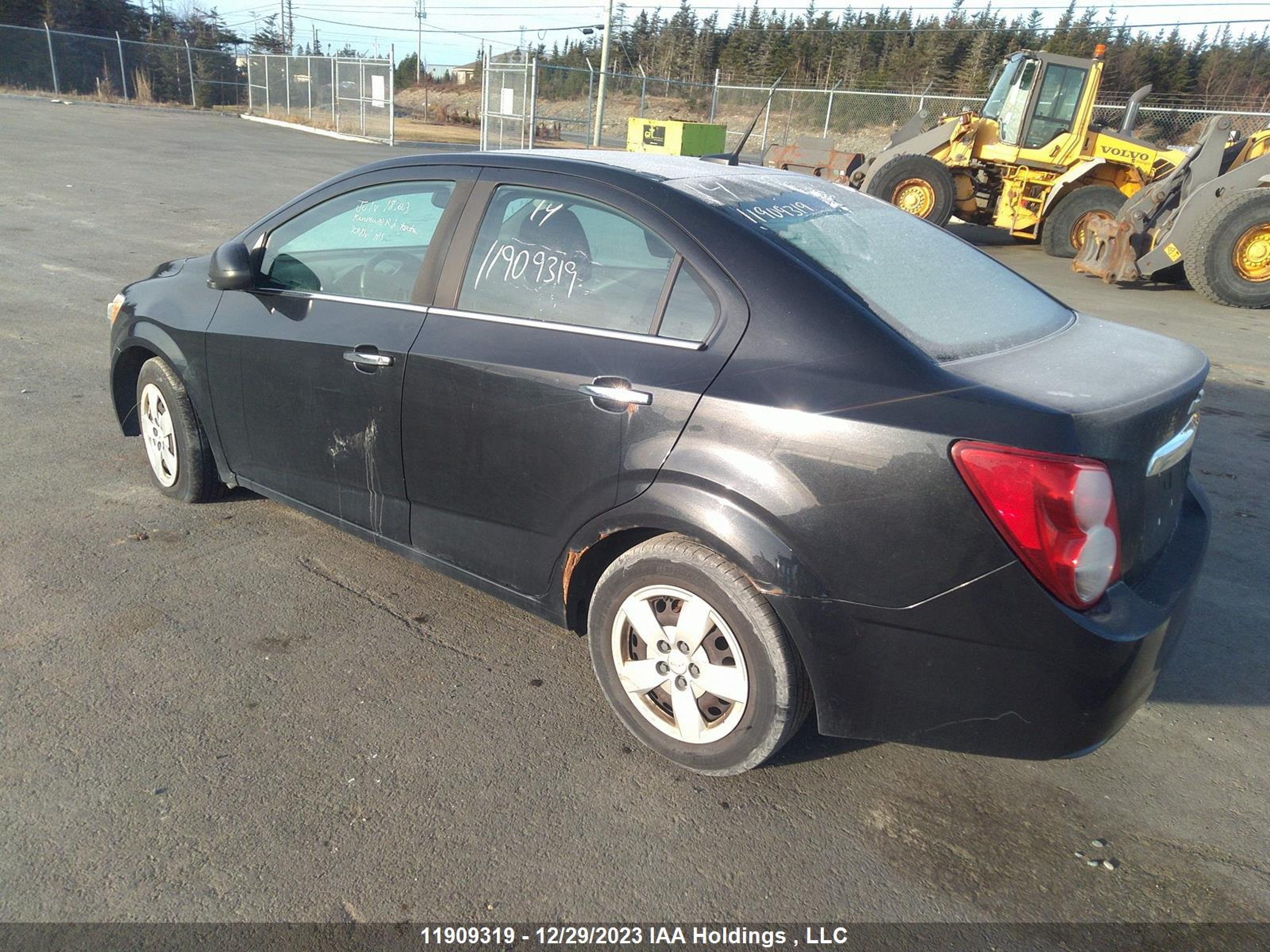 Photo 2 VIN: 1G1JC5EH1E4185546 - CHEVROLET SONIC 