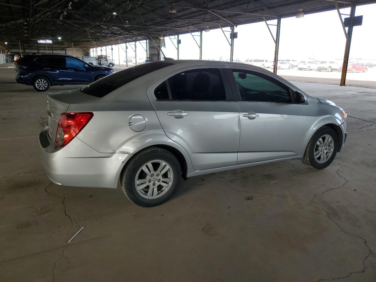 Photo 2 VIN: 1G1JC5SB0E4140162 - CHEVROLET SONIC 