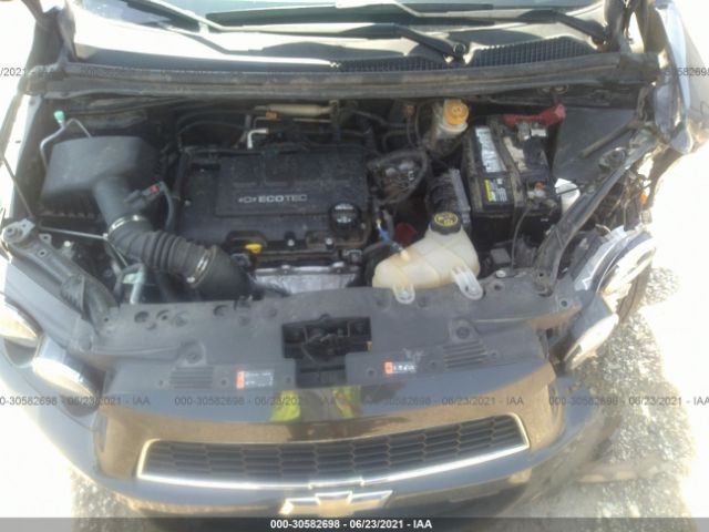 Photo 9 VIN: 1G1JC5SB0F4140700 - CHEVROLET SONIC 