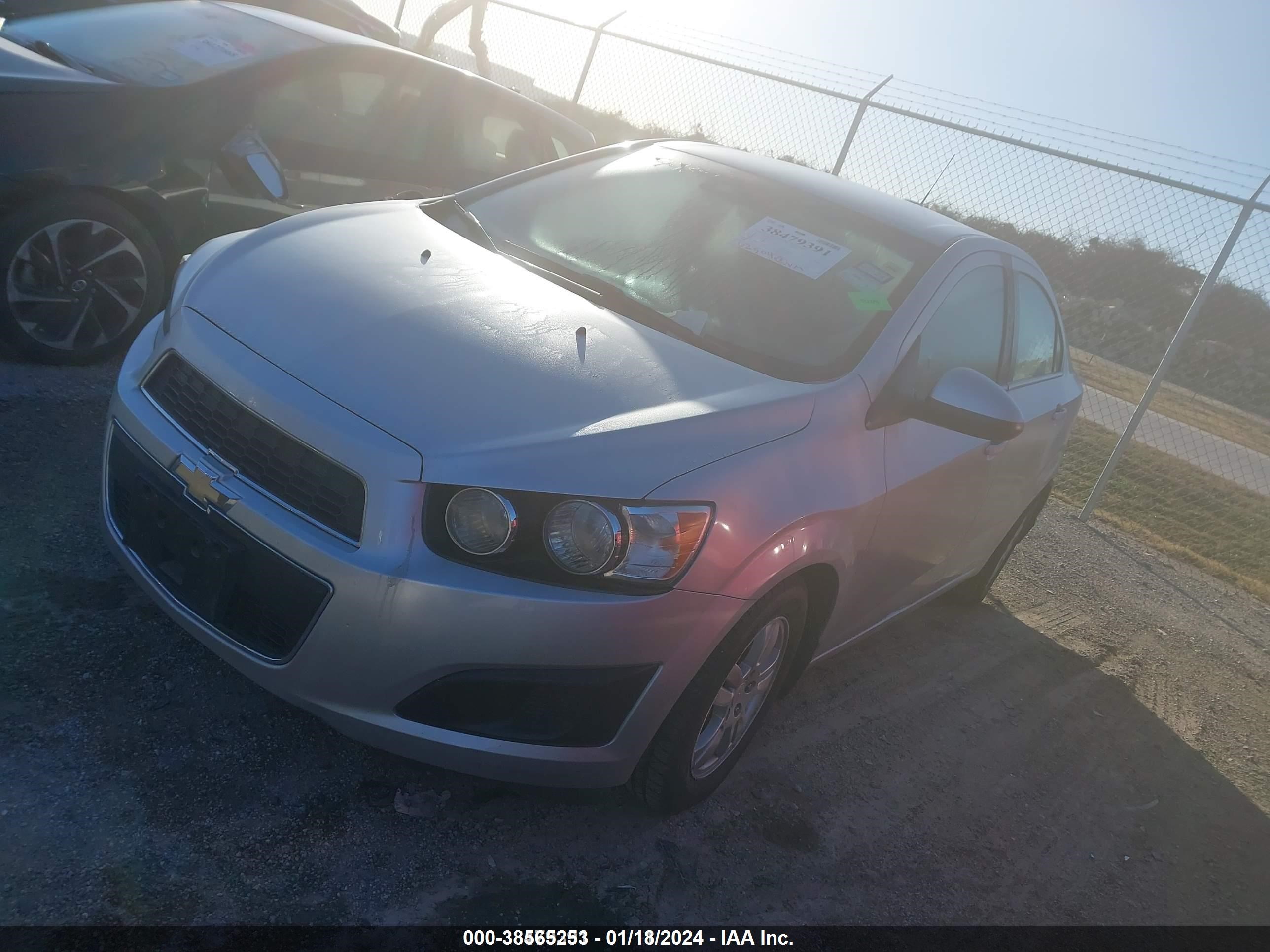 Photo 2 VIN: 1G1JC5SB0G4181068 - CHEVROLET SONIC 