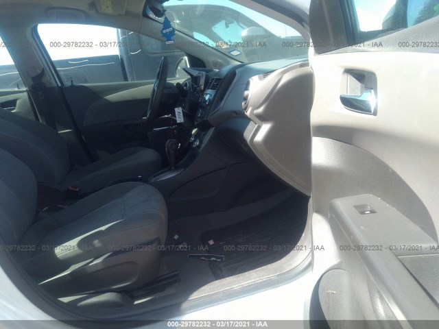 Photo 4 VIN: 1G1JC5SB2D4169046 - CHEVROLET SONIC 