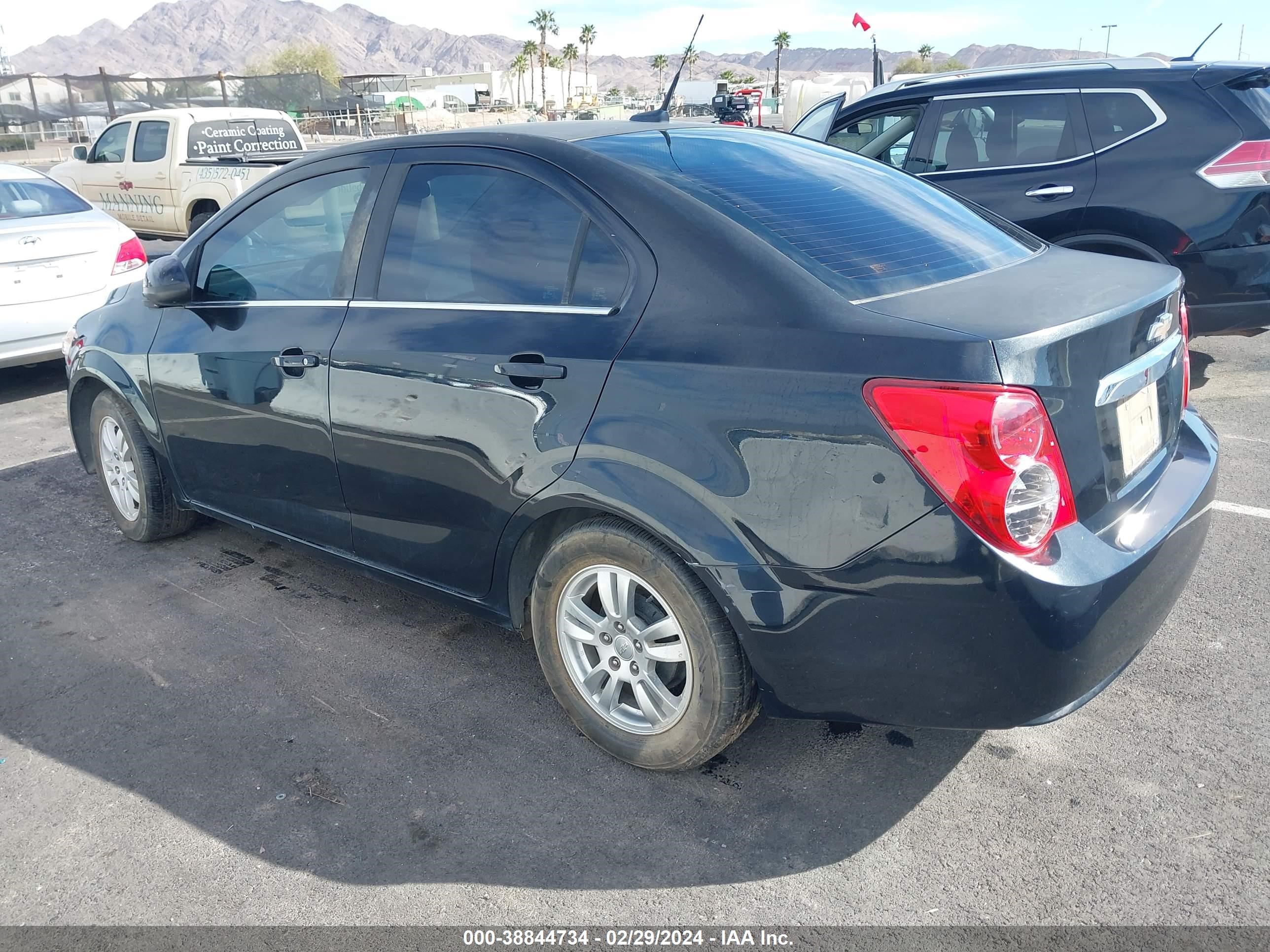 Photo 2 VIN: 1G1JC5SB3D4109695 - CHEVROLET SONIC 