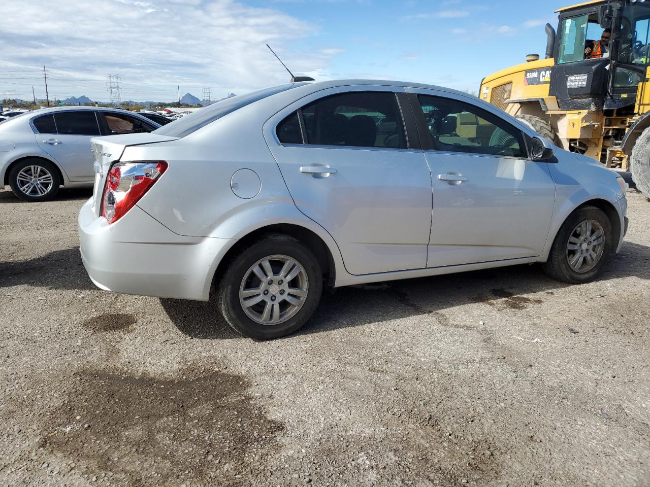 Photo 2 VIN: 1G1JC5SB3G4141874 - CHEVROLET SONIC 