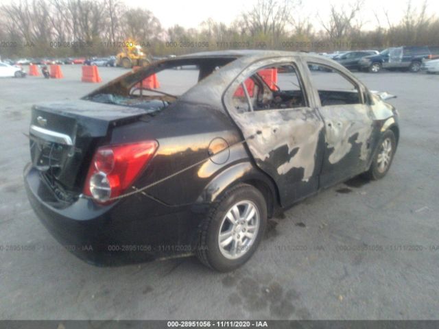 Photo 3 VIN: 1G1JC5SB4C4200795 - CHEVROLET SONIC 