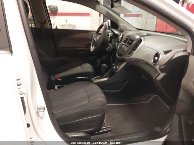 Photo 4 VIN: 1G1JC5SB4G4113677 - CHEVROLET SONIC 