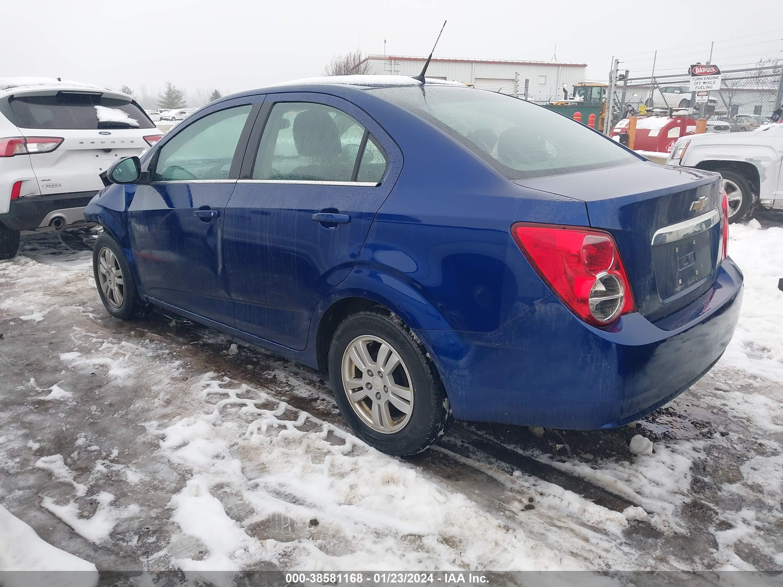 Photo 2 VIN: 1G1JC5SB5D4105969 - CHEVROLET SONIC 