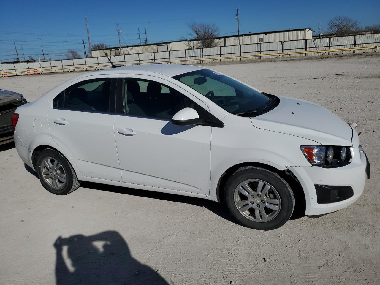 Photo 3 VIN: 1G1JC5SB7E4148114 - CHEVROLET SONIC 