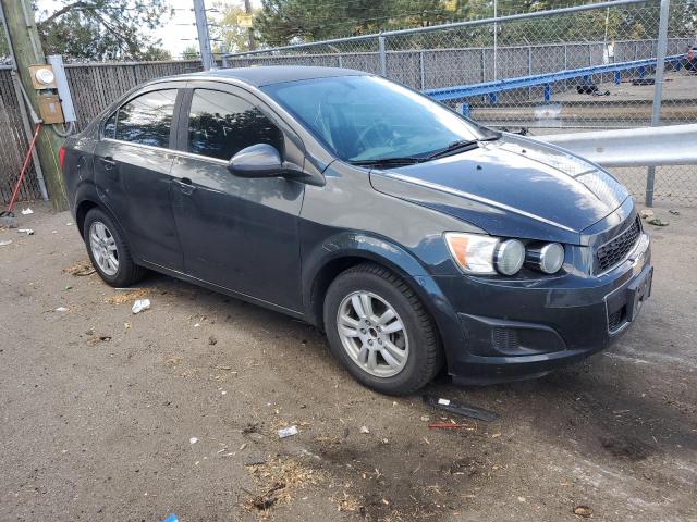 Photo 3 VIN: 1G1JC5SB9E4225419 - CHEVROLET SONIC LT 